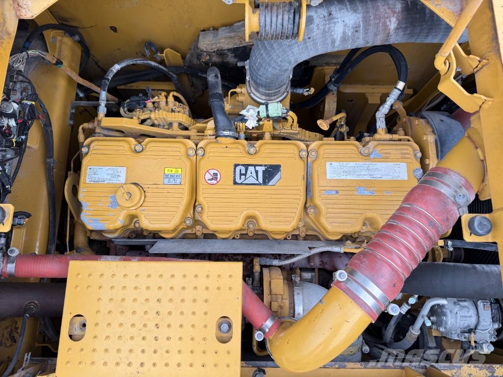 CAT 374FL - Automatic Greasing / Rear + Side Camera Rupsgraafmachines