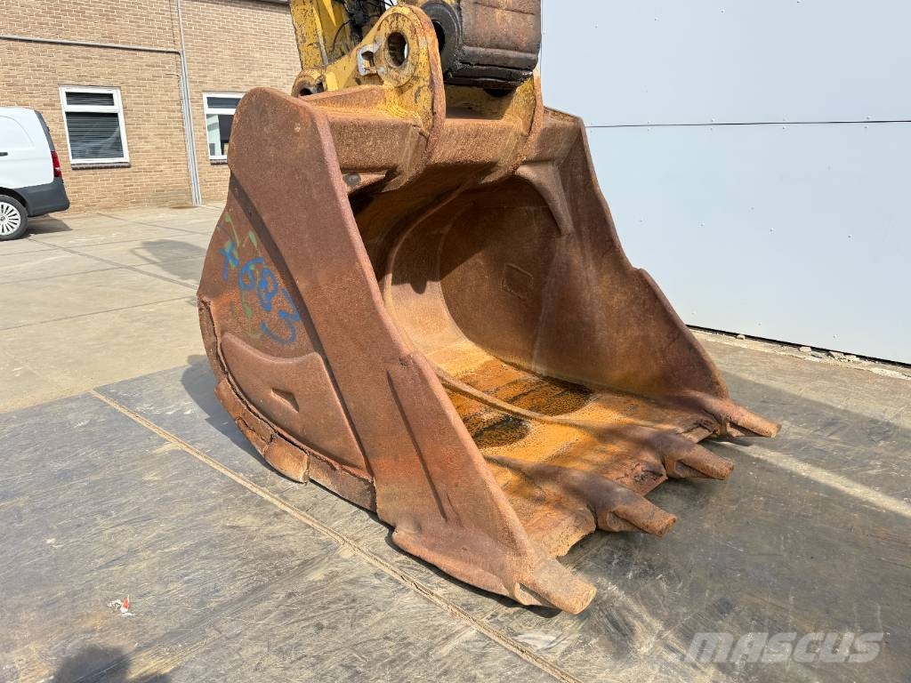 CAT 374FL - Automatic Greasing / Rear + Side Camera Rupsgraafmachines
