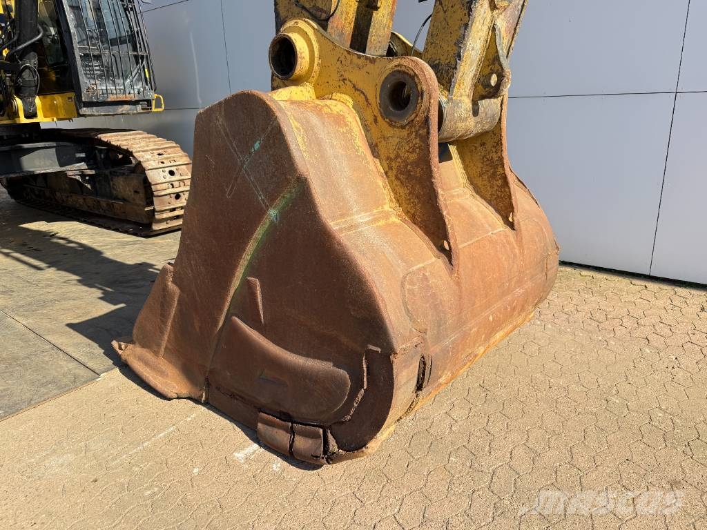 CAT 374FL - Automatic Greasing / Rear + Side Camera Rupsgraafmachines