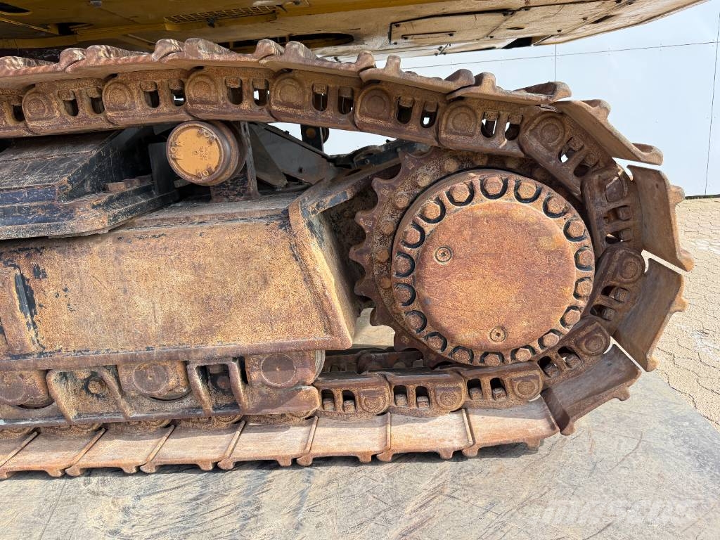 CAT 374FL - Automatic Greasing / Rear + Side Camera Rupsgraafmachines