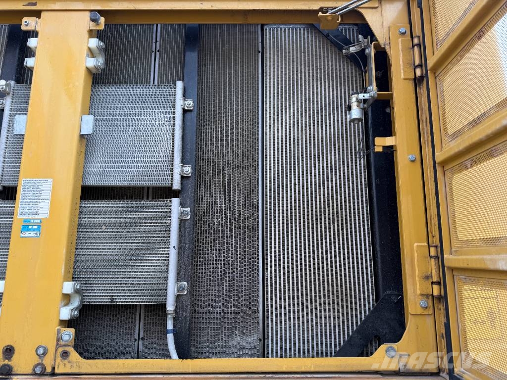 CAT 374FL - Automatic Greasing / Rear + Side Camera Rupsgraafmachines