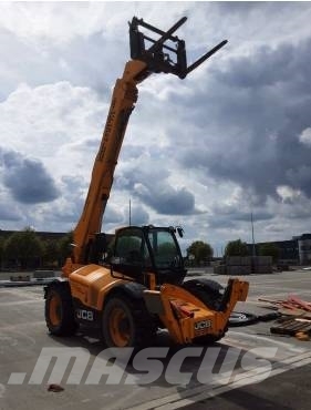 JCB 540-140 伸缩臂叉装车|叉装车