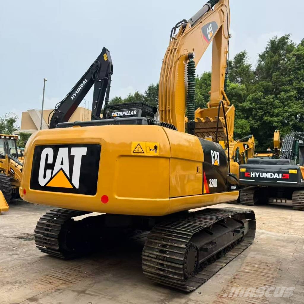CAT 320D2L Gravemaskiner på larvebånd
