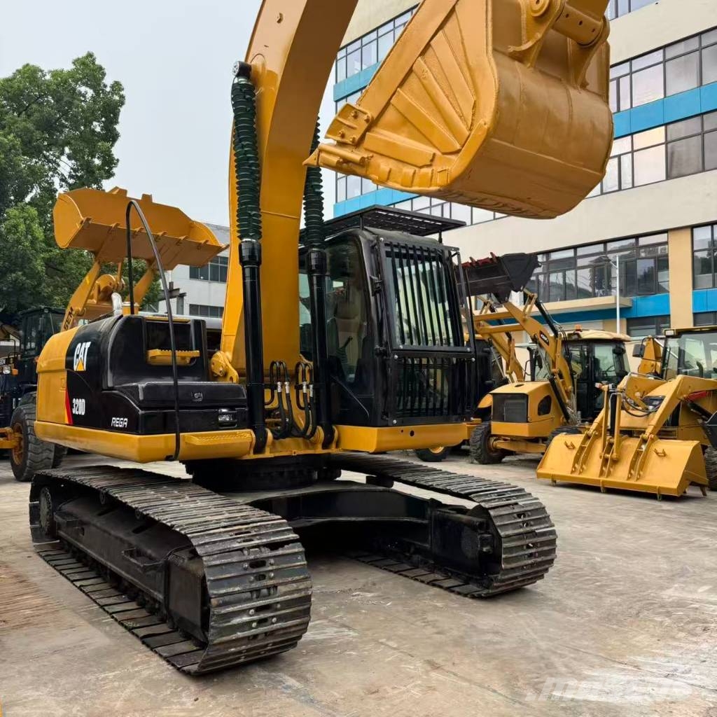 CAT 320D2L Gravemaskiner på larvebånd