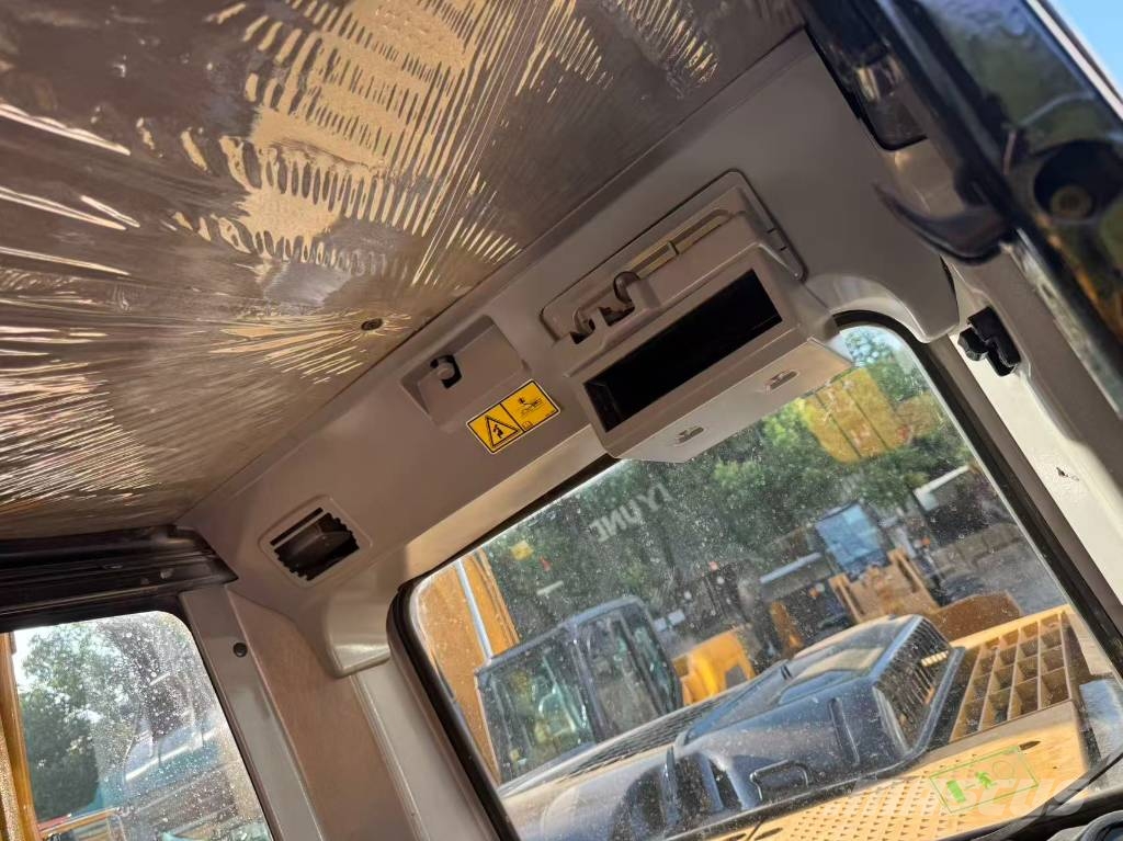 CAT 320D2L Gravemaskiner på larvebånd