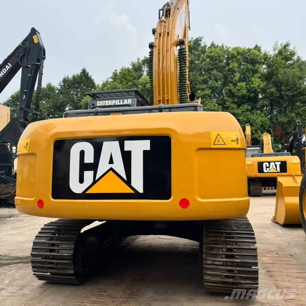 CAT 320D2L Gravemaskiner på larvebånd