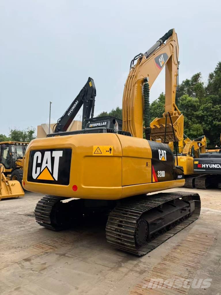 CAT 320D2L Gravemaskiner på larvebånd