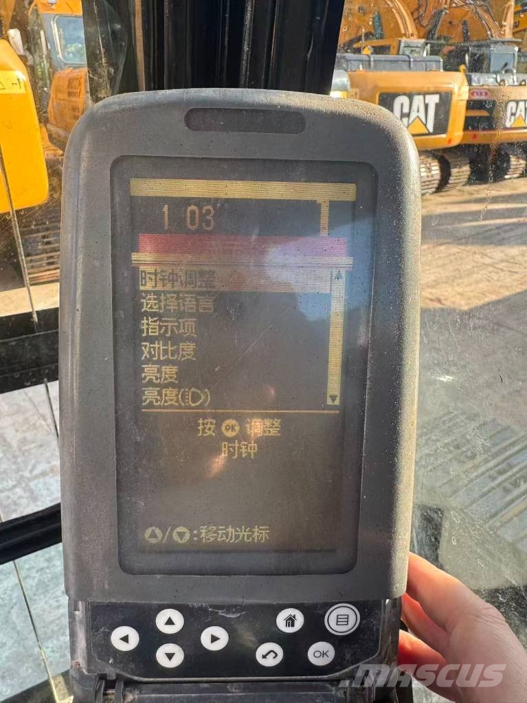 CAT 320D2L Gravemaskiner på larvebånd