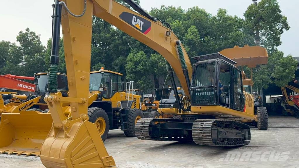 CAT 320D2L Gravemaskiner på larvebånd