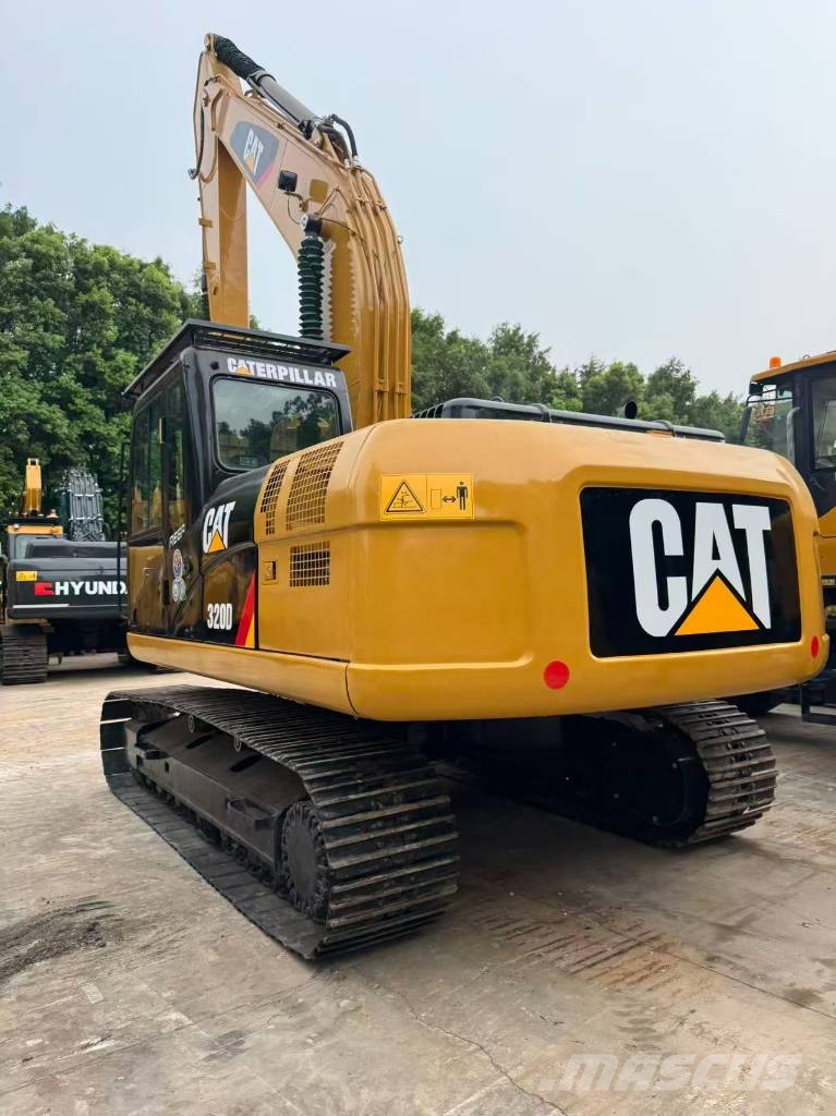 CAT 320D2L Gravemaskiner på larvebånd