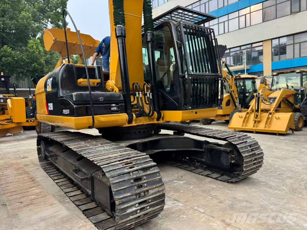CAT 320D2L Gravemaskiner på larvebånd