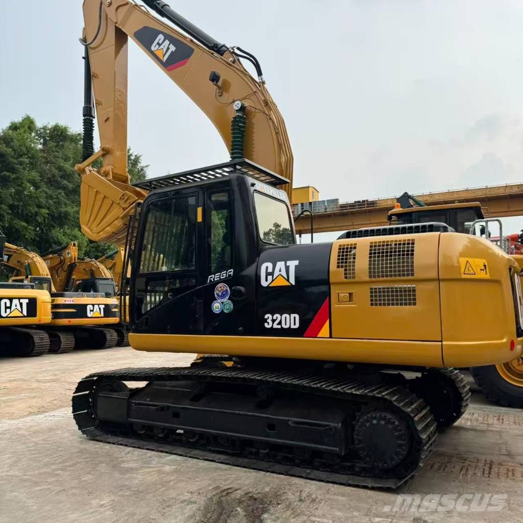 CAT 320D2L Gravemaskiner på larvebånd