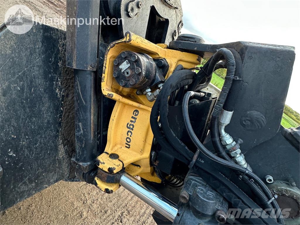 Hitachi ZX135US-5B Bandgrävare