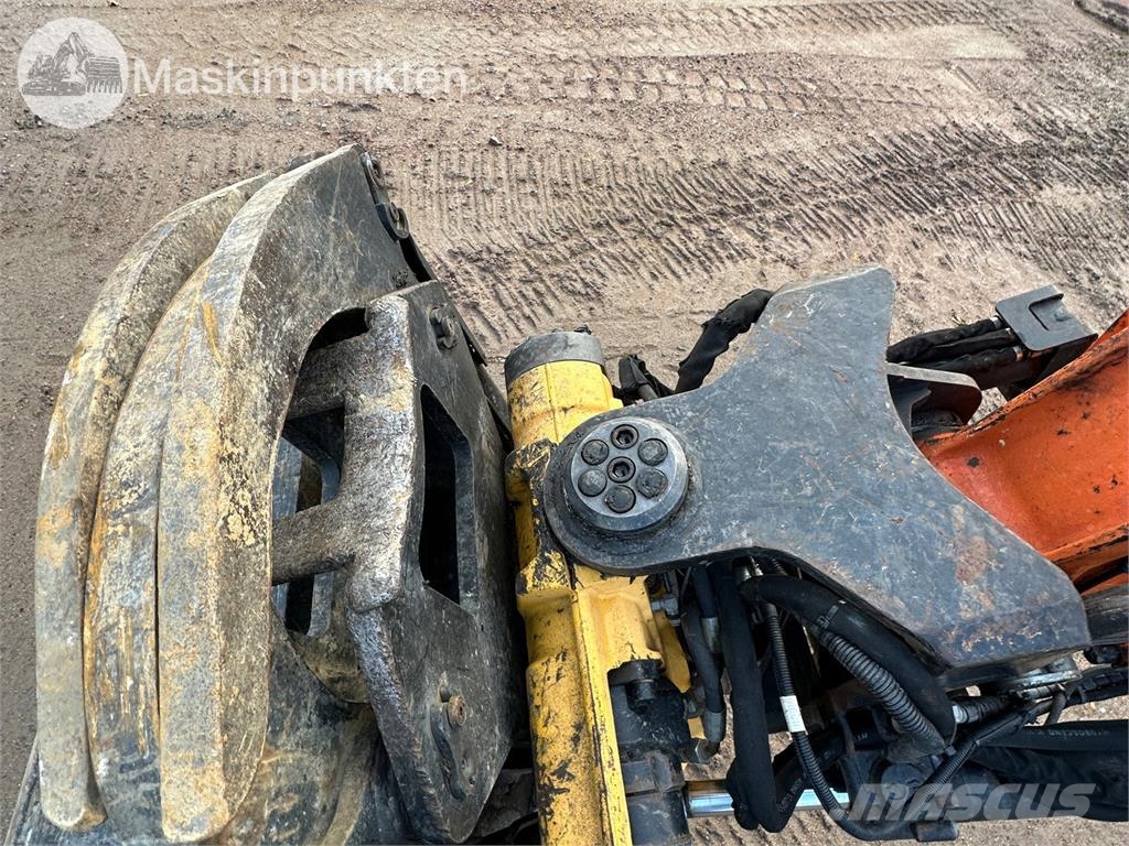 Hitachi ZX135US-5B Bandgrävare
