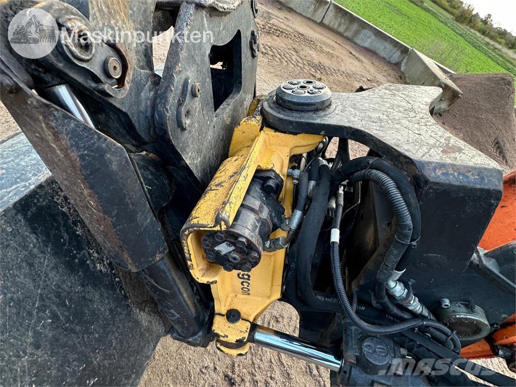 Hitachi ZX135US-5B Bandgrävare