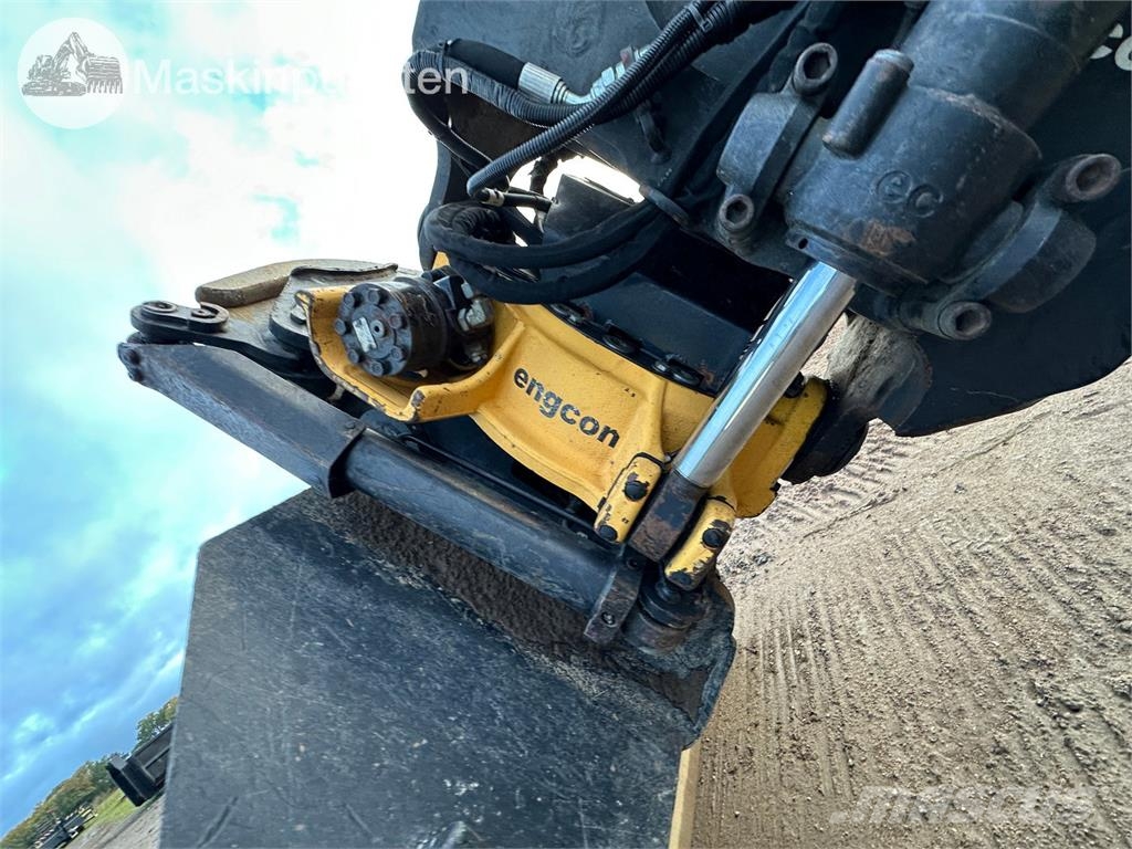 Hitachi ZX135US-5B Bandgrävare