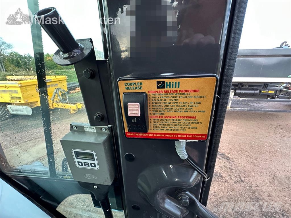 Hitachi ZX135US-5B Bandgrävare