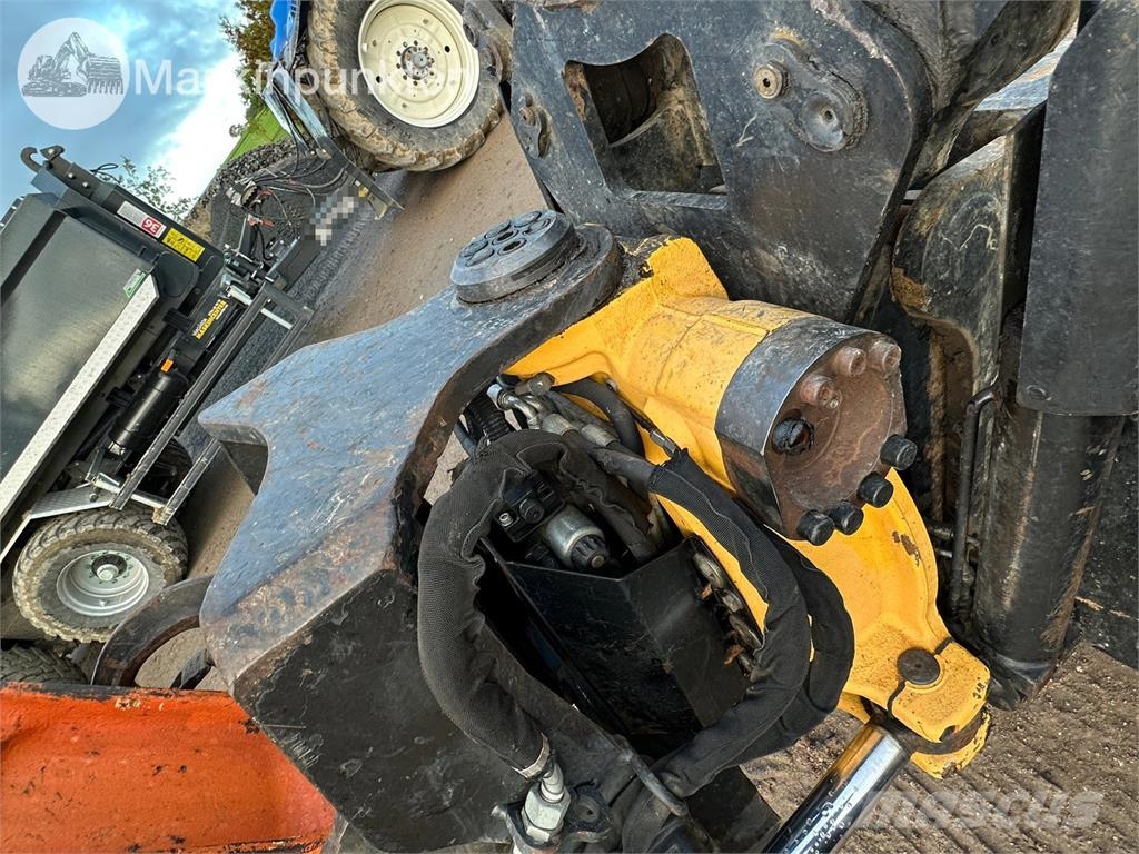 Hitachi ZX135US-5B Bandgrävare