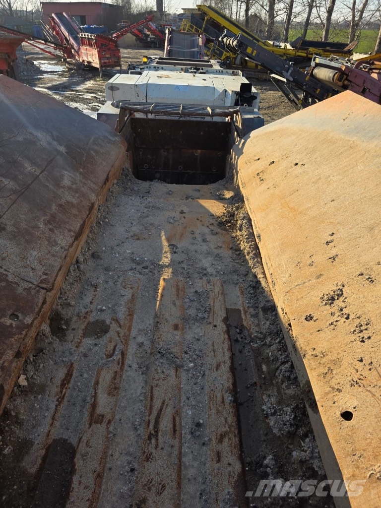 Sandvik QJ 341 Trituradoras móviles