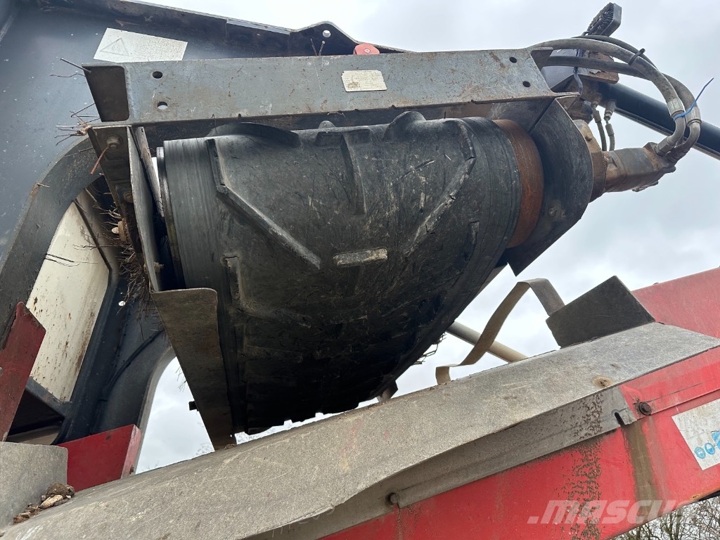 Sandvik QJ 341 Trituradoras móviles