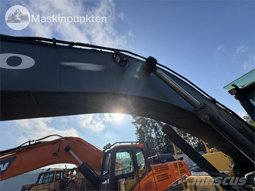 Volvo EC300D Roomikekskavaatorid