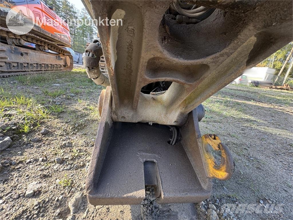 Volvo EC300D Roomikekskavaatorid