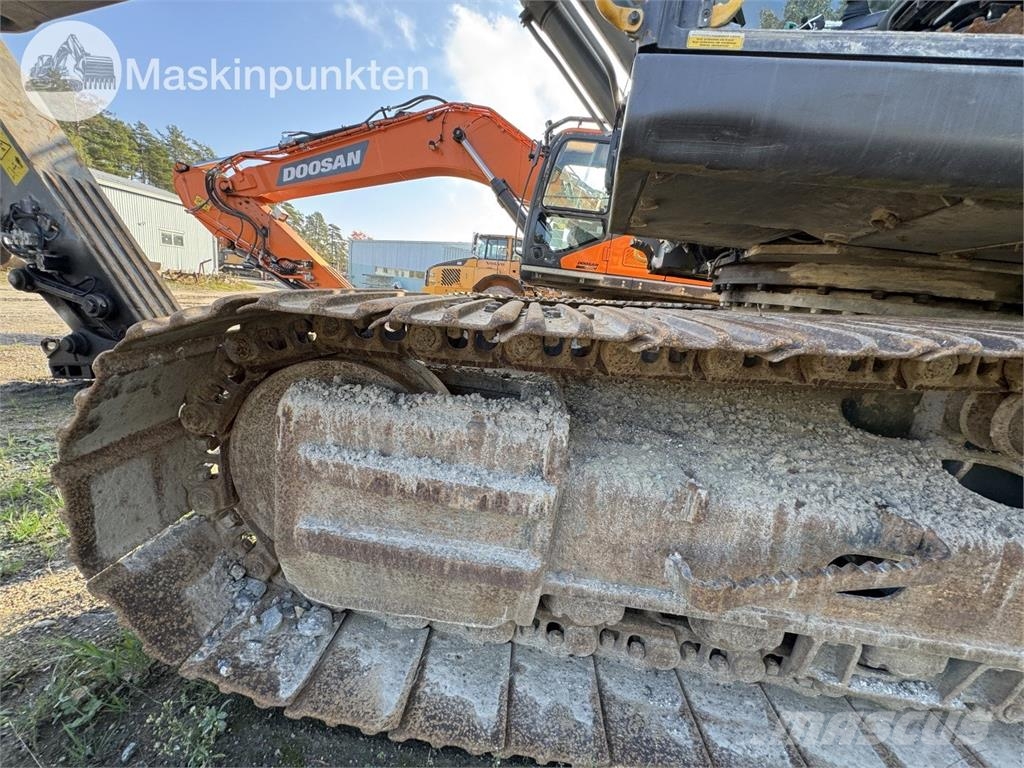 Volvo EC300D Roomikekskavaatorid