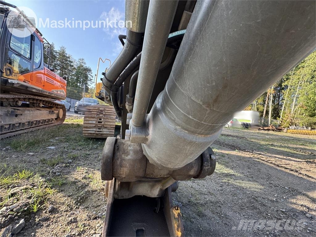 Volvo EC300D Roomikekskavaatorid