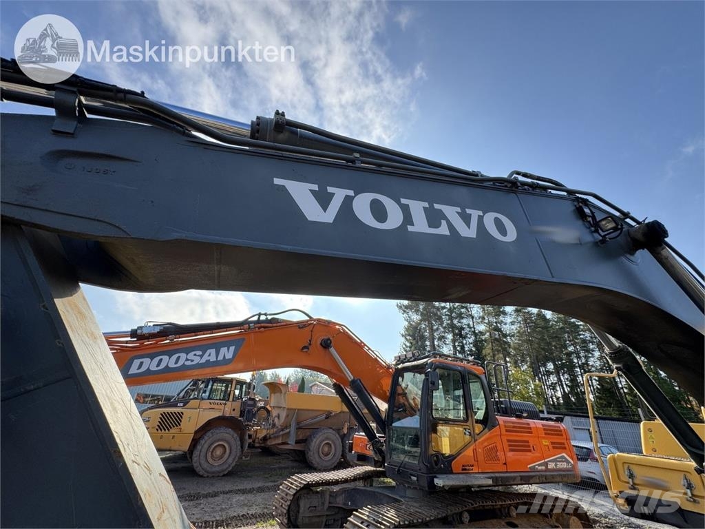 Volvo EC300D Roomikekskavaatorid