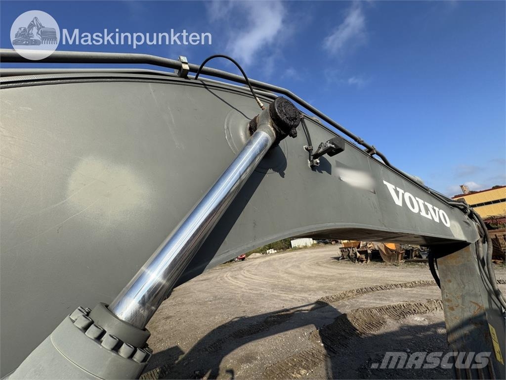 Volvo EC300D Roomikekskavaatorid
