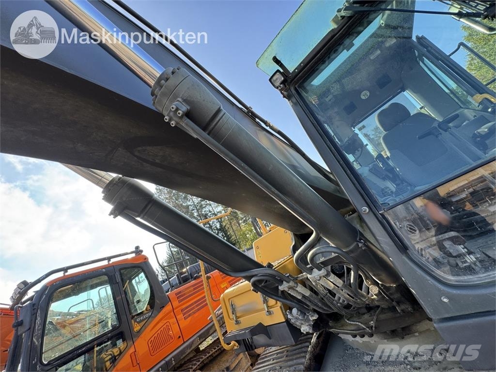 Volvo EC300D Roomikekskavaatorid