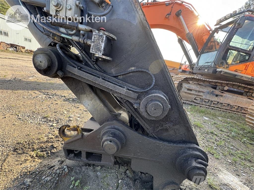 Volvo EC300D Roomikekskavaatorid