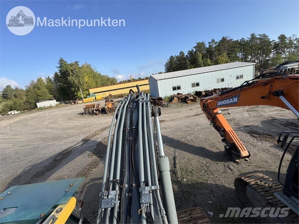 Volvo EC300D Roomikekskavaatorid