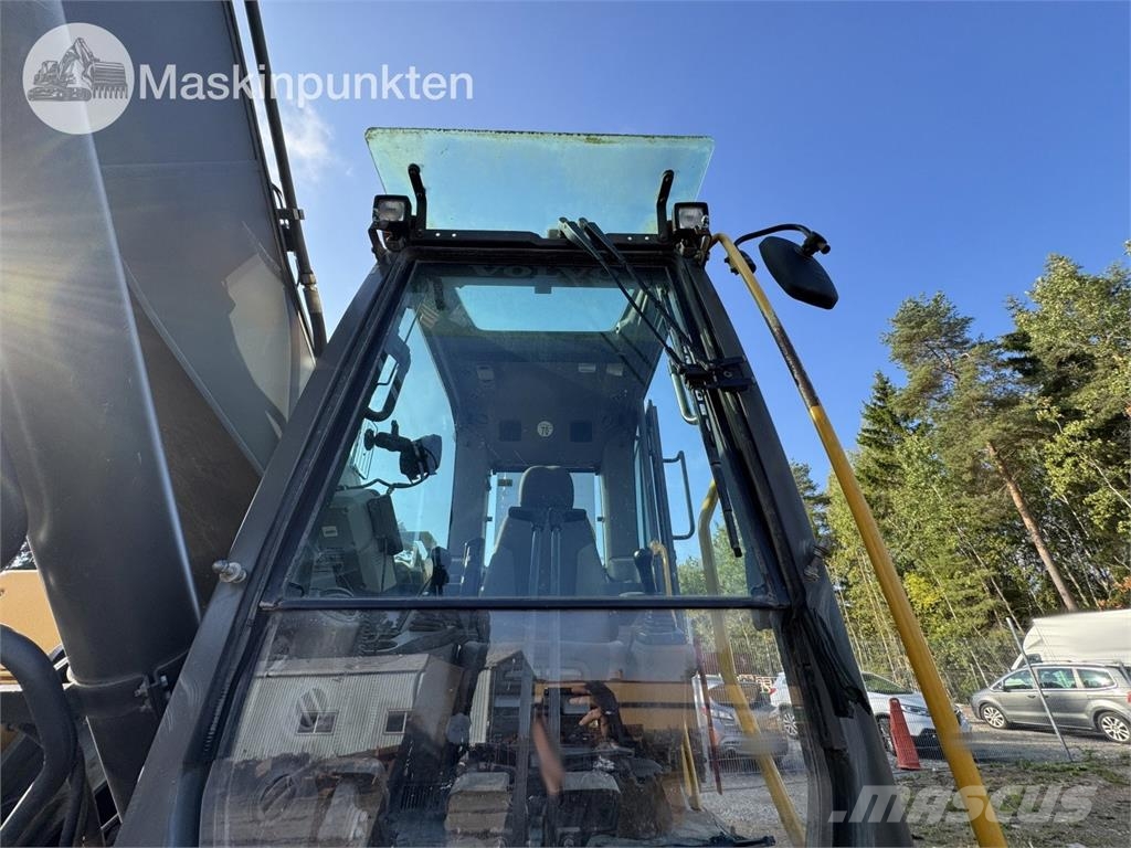 Volvo EC300D Roomikekskavaatorid