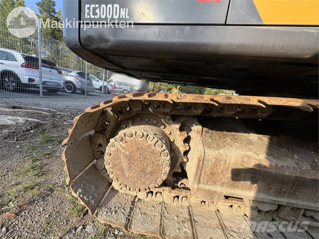 Volvo EC300D Roomikekskavaatorid
