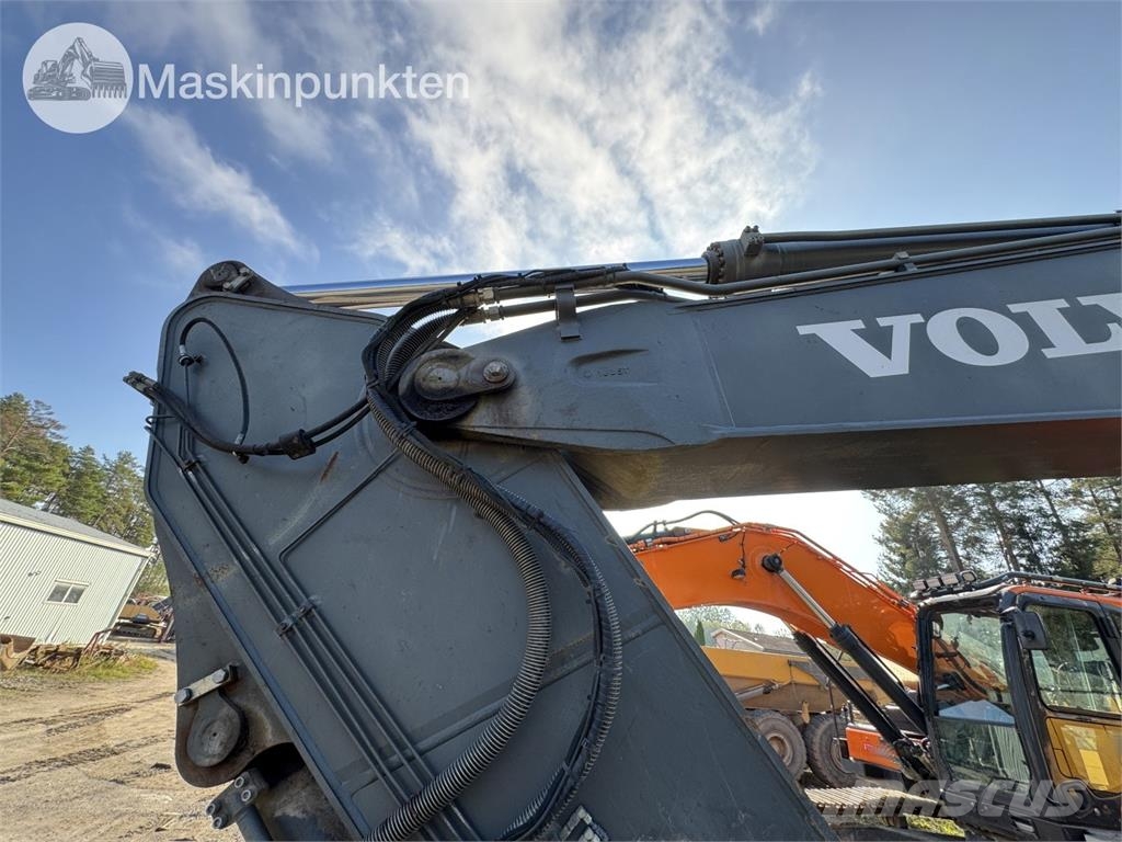 Volvo EC300D Roomikekskavaatorid