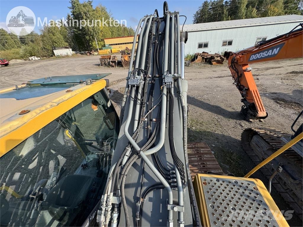 Volvo EC300D Roomikekskavaatorid