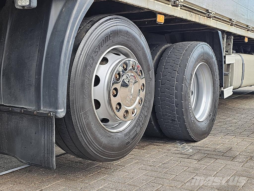 Renault T 460 6X2 STEERAXLE LIFT Camiones caja cerrada