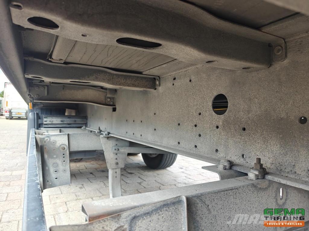 Schmitz Cargobull SKO 24 13.6m Insulated Box - SAF Axles - 2 Lift Ax Ημιρυμούλκες κόφα
