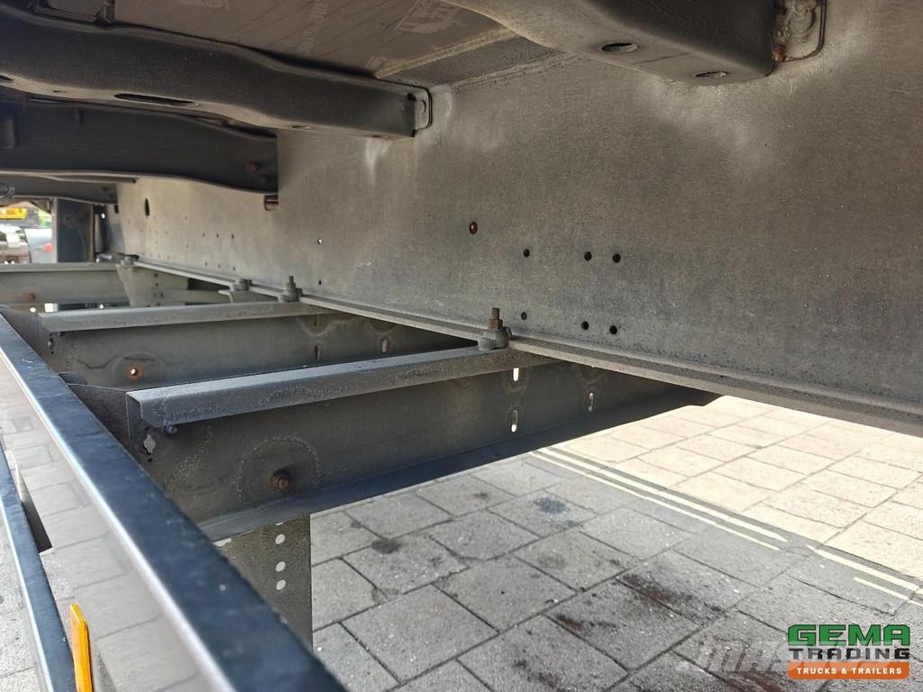 Schmitz Cargobull SKO 24 13.6m Insulated Box - SAF Axles - 2 Lift Ax Ημιρυμούλκες κόφα