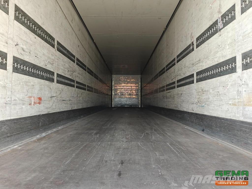 Schmitz Cargobull SKO 24 13.6m Insulated Box - SAF Axles - 2 Lift Ax Ημιρυμούλκες κόφα