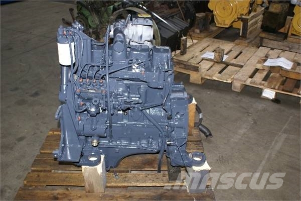 Komatsu S6D102E محركات