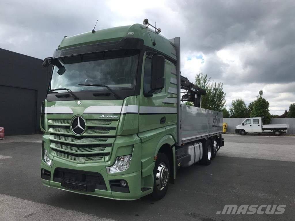 Mercedes-Benz 2551 شاحنات الرافعات