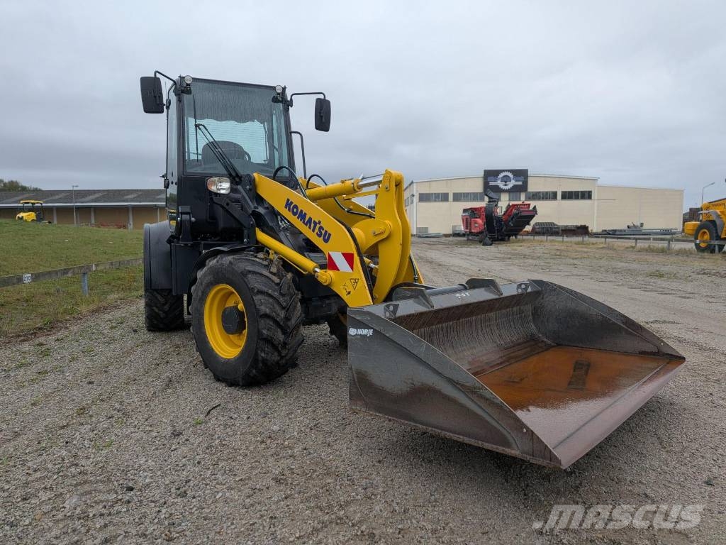 Komatsu WA 80 M-8 Kolesové nakladače