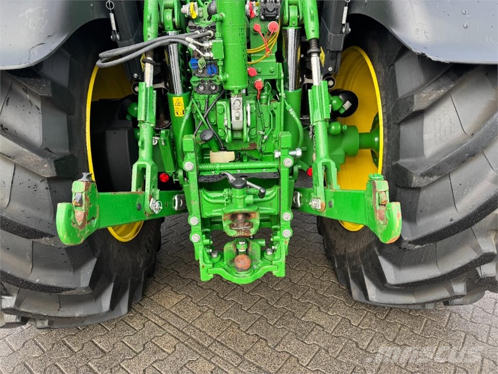 John Deere 6R 215 Traktorok