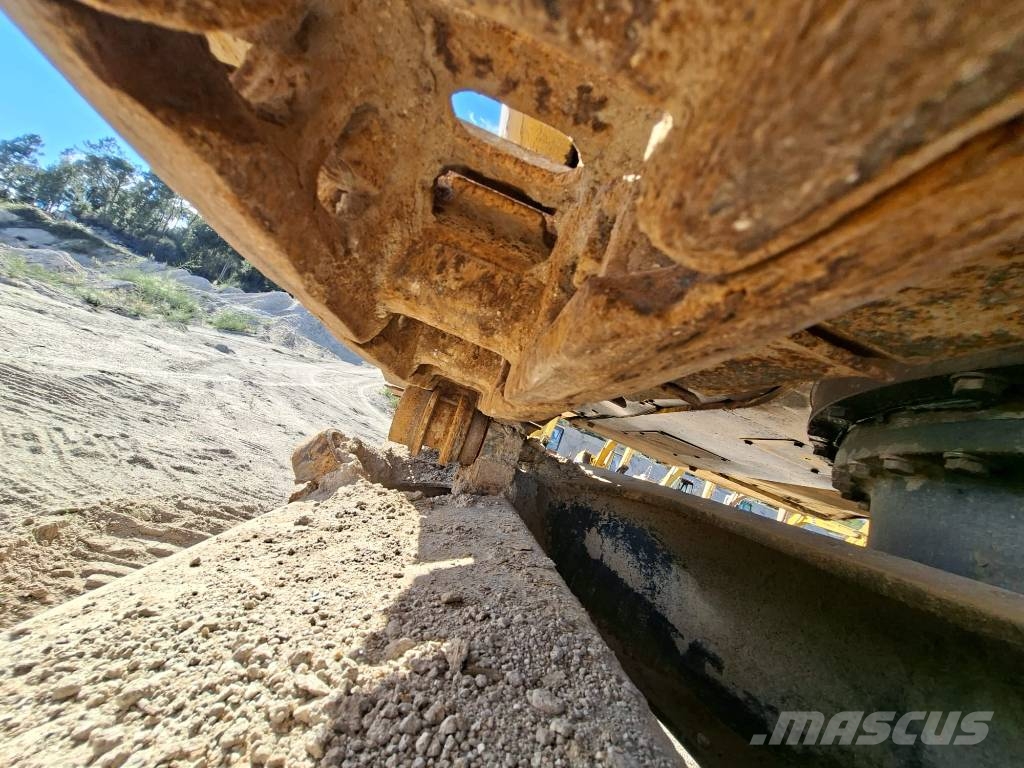 Komatsu PC 240 NLC-7 Escavadoras de rastos