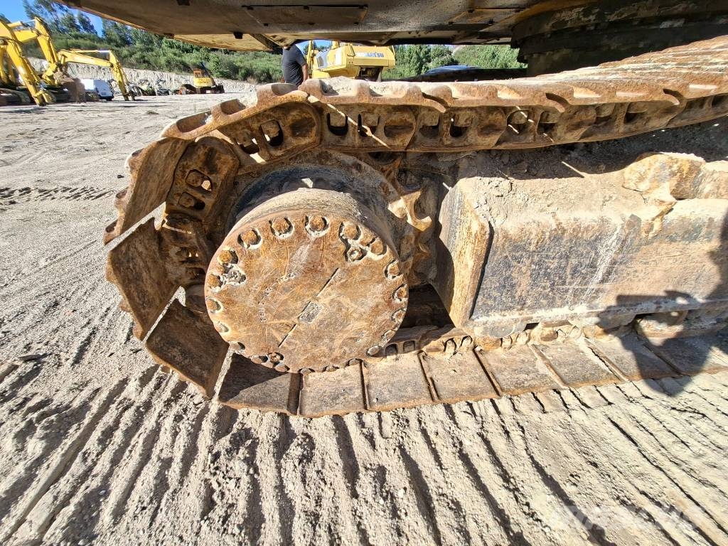 Komatsu PC 240 NLC-7 Escavadoras de rastos