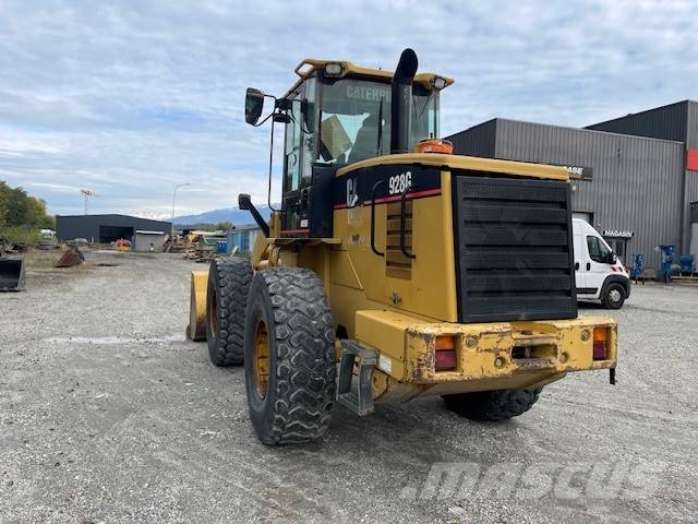 CAT 928 G Kolesni nakladalci