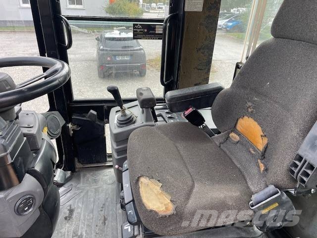CAT 928 G Kolesni nakladalci