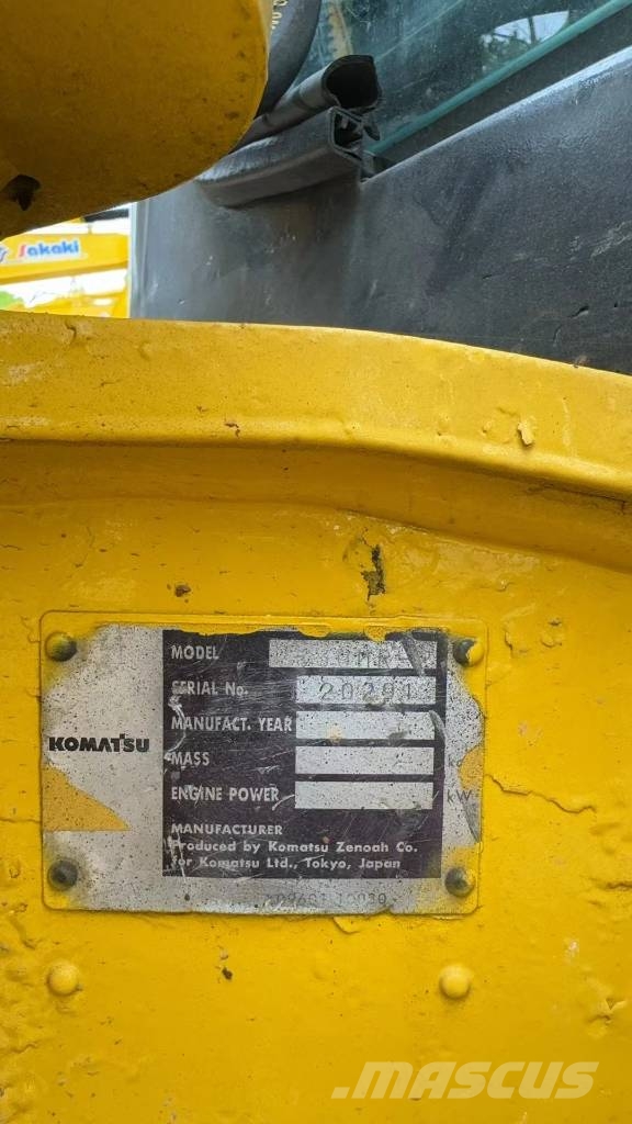 Komatsu PC30 小型挖掘机